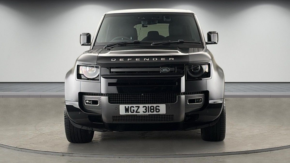 Land Rover Defender 110 Image 3