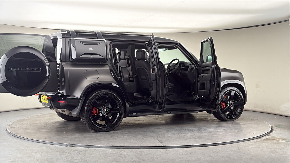 More views of Land Rover Defender 110
