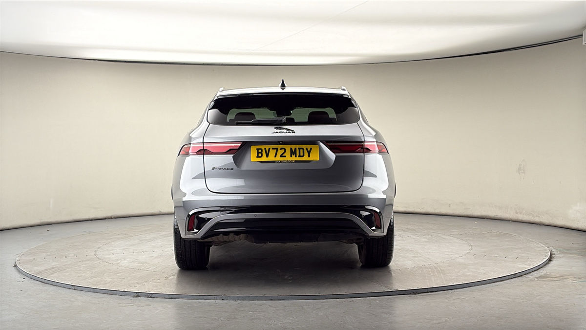 Jaguar F-PACE Image 4