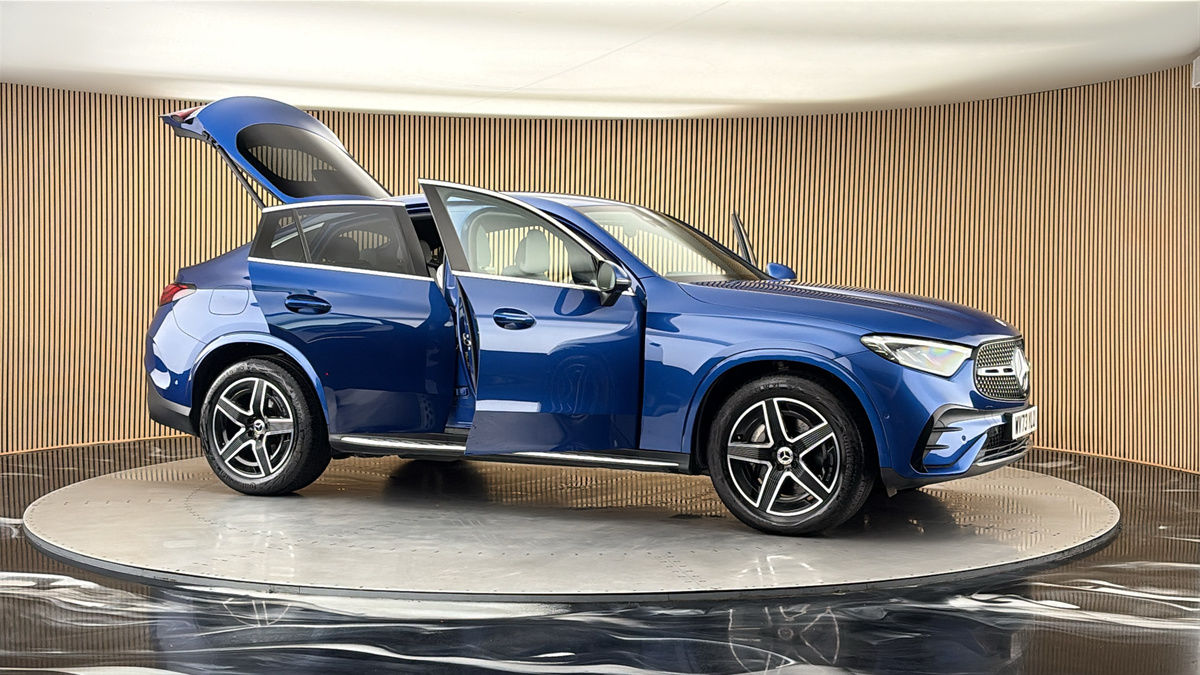 More views of Mercedes-Benz GLC