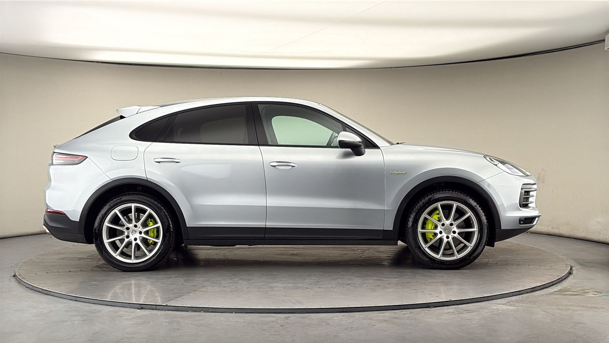 Porsche Cayenne Image 16