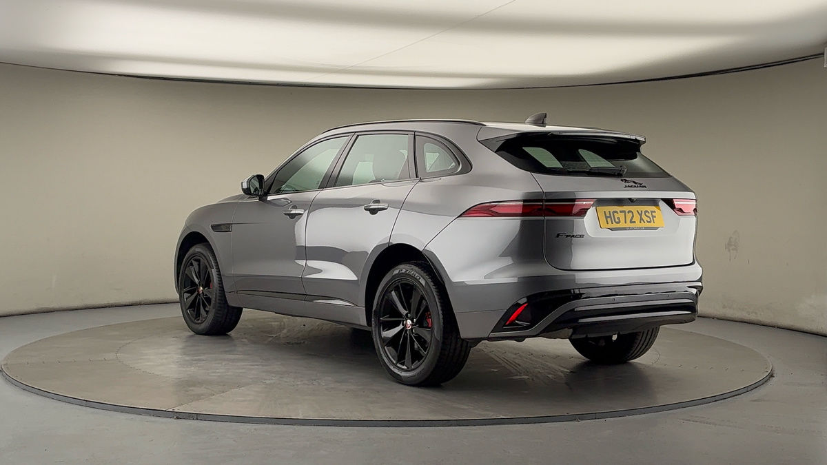 Jaguar F-PACE Image 2