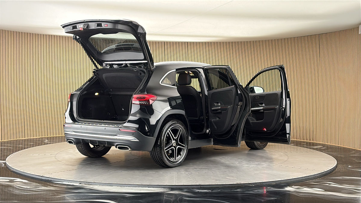 More views of Mercedes-Benz GLA