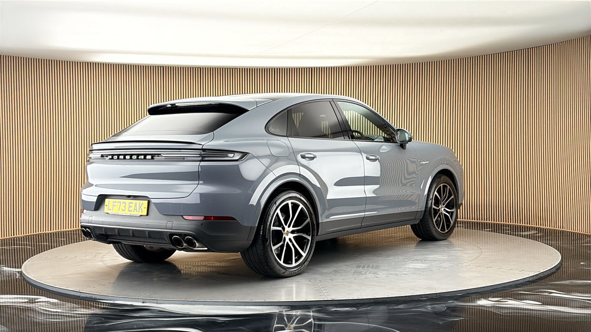 More views of Porsche Cayenne