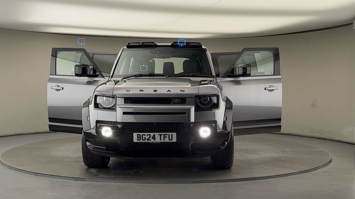 More views of Land Rover Defender 110