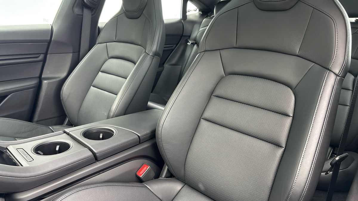 Porsche Taycan Image 7