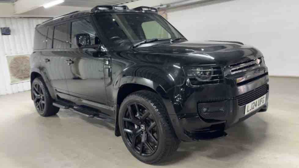More views of Land Rover Defender 110