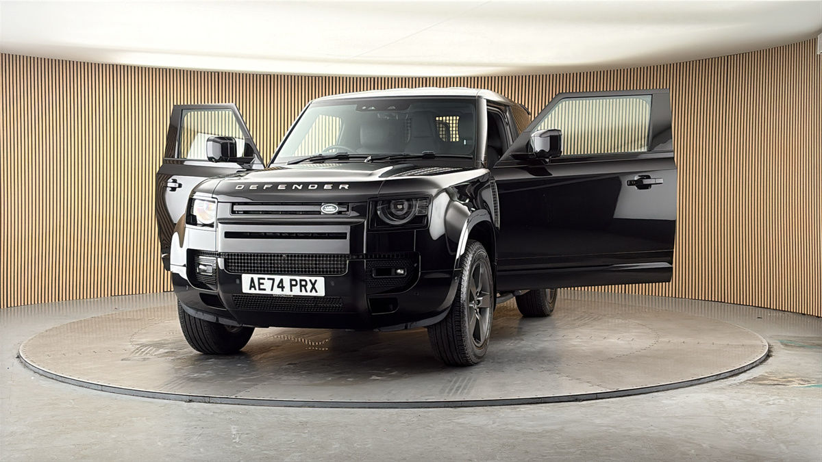 More views of Land Rover Defender 90