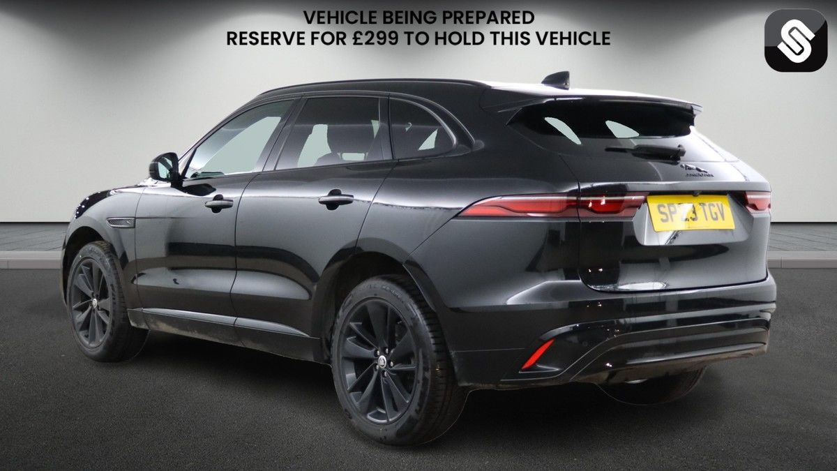Jaguar F-PACE Image 3
