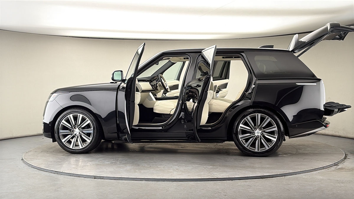 More views of Land Rover Range Rover