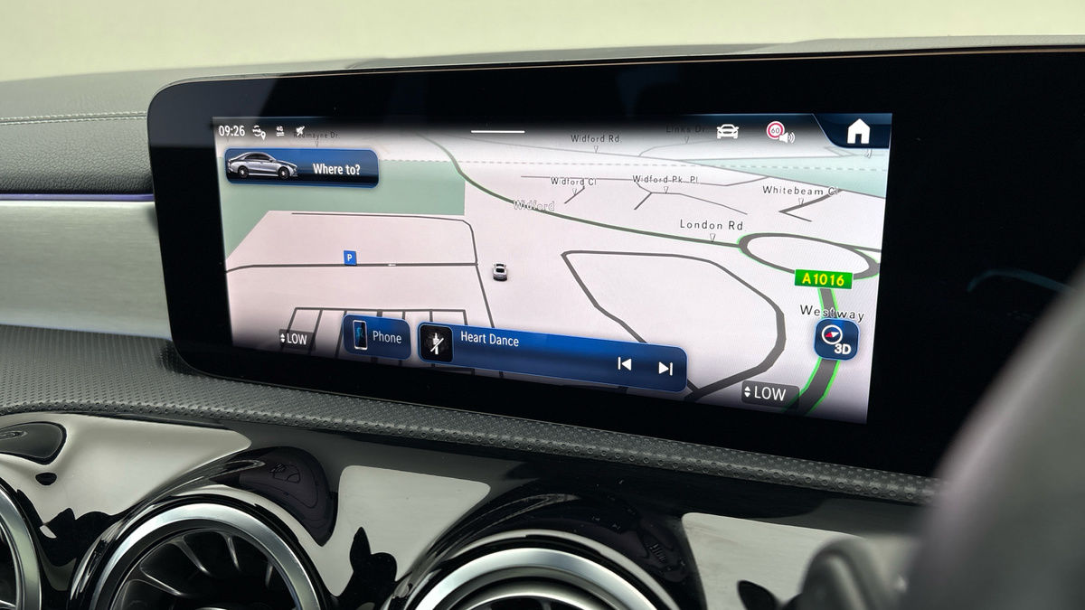 Mercedes-Benz CLA Image 17