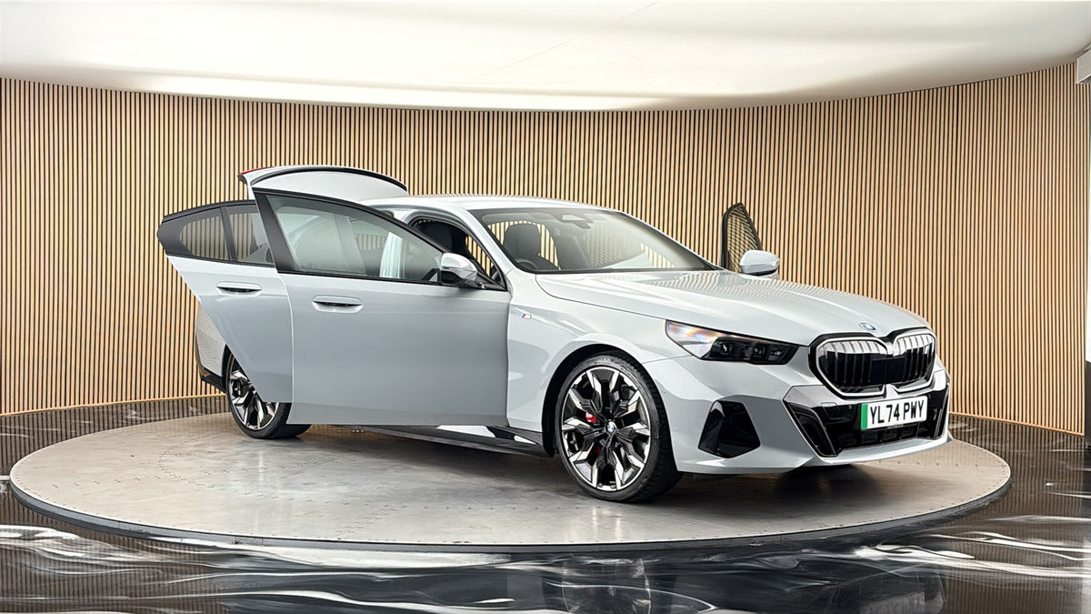 More views of BMW i5