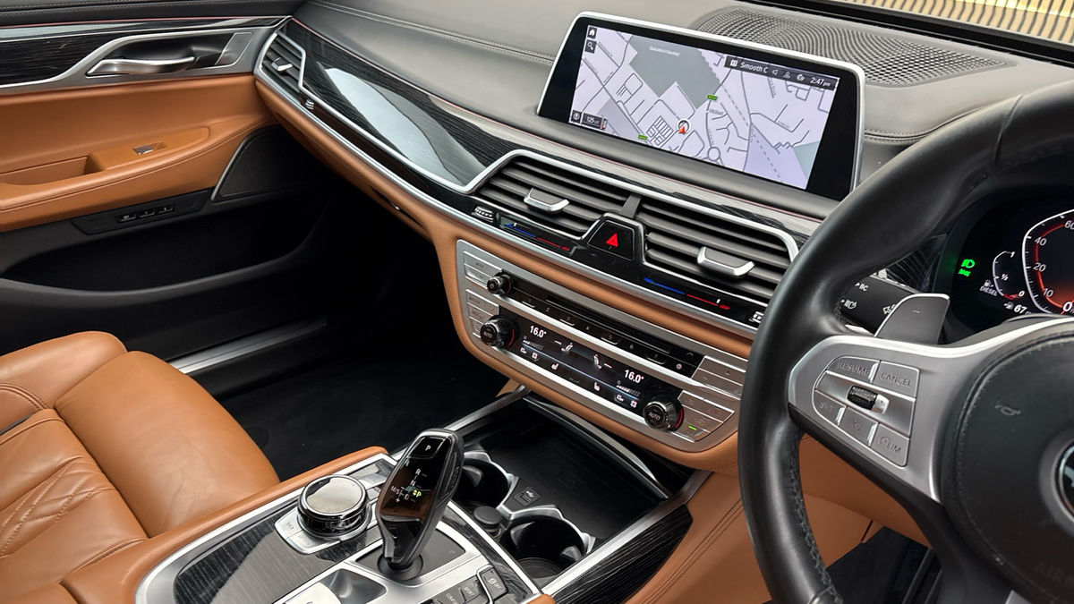 BMW 7 Series Image 18