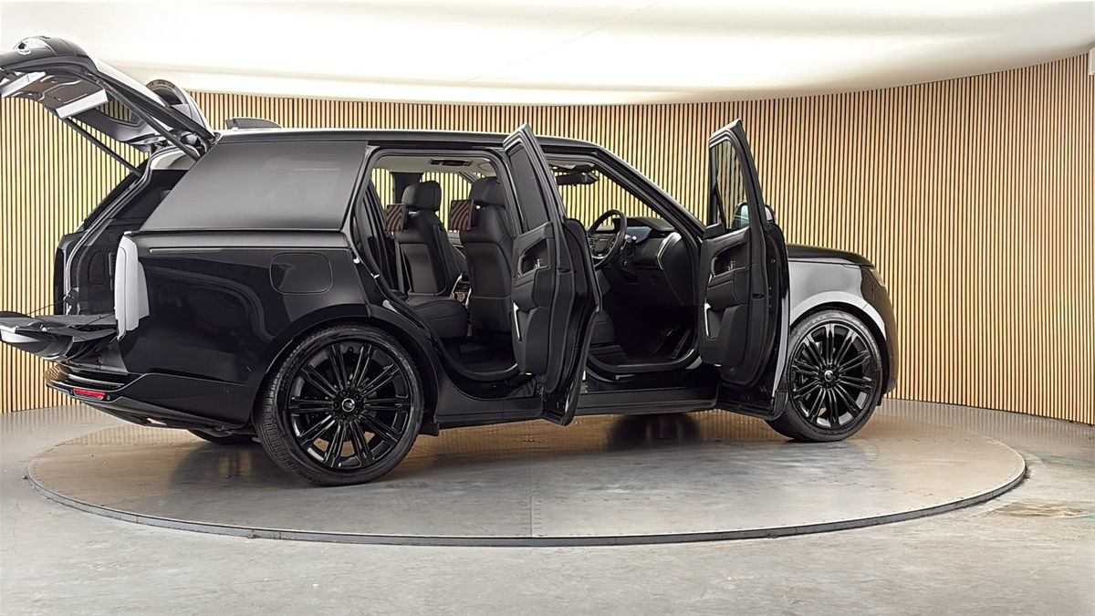 More views of Land Rover Range Rover