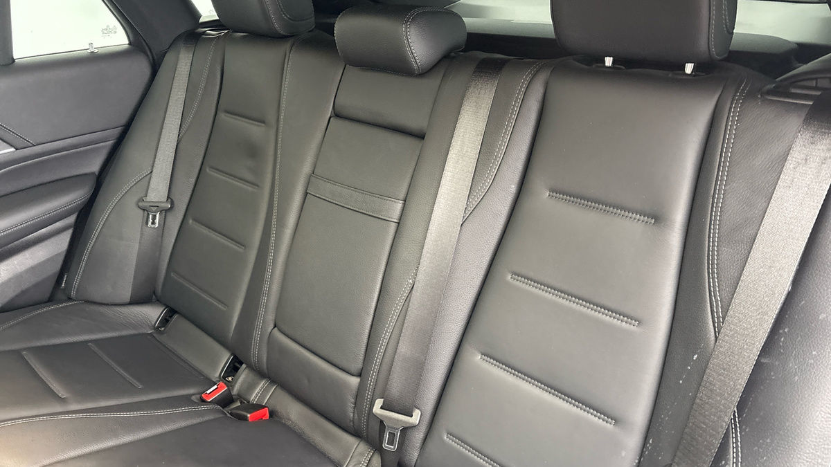 Mercedes-Benz GLE Image 8