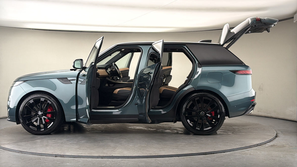 More views of Land Rover Range Rover Sport