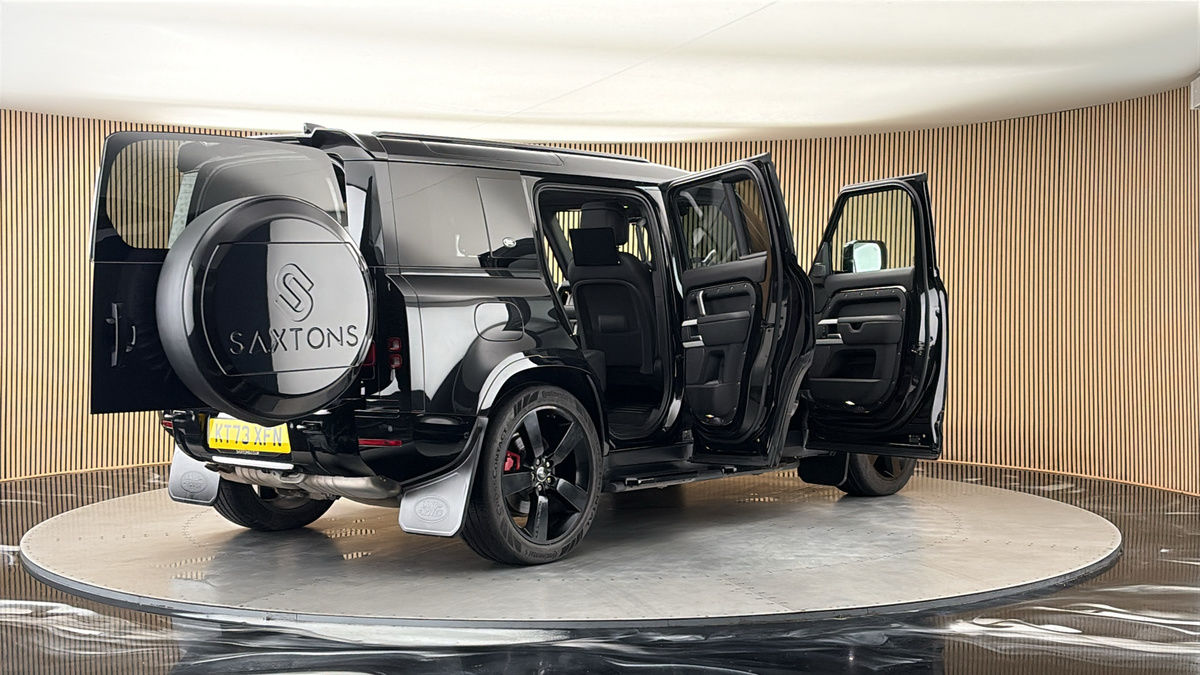 More views of Land Rover Defender 110