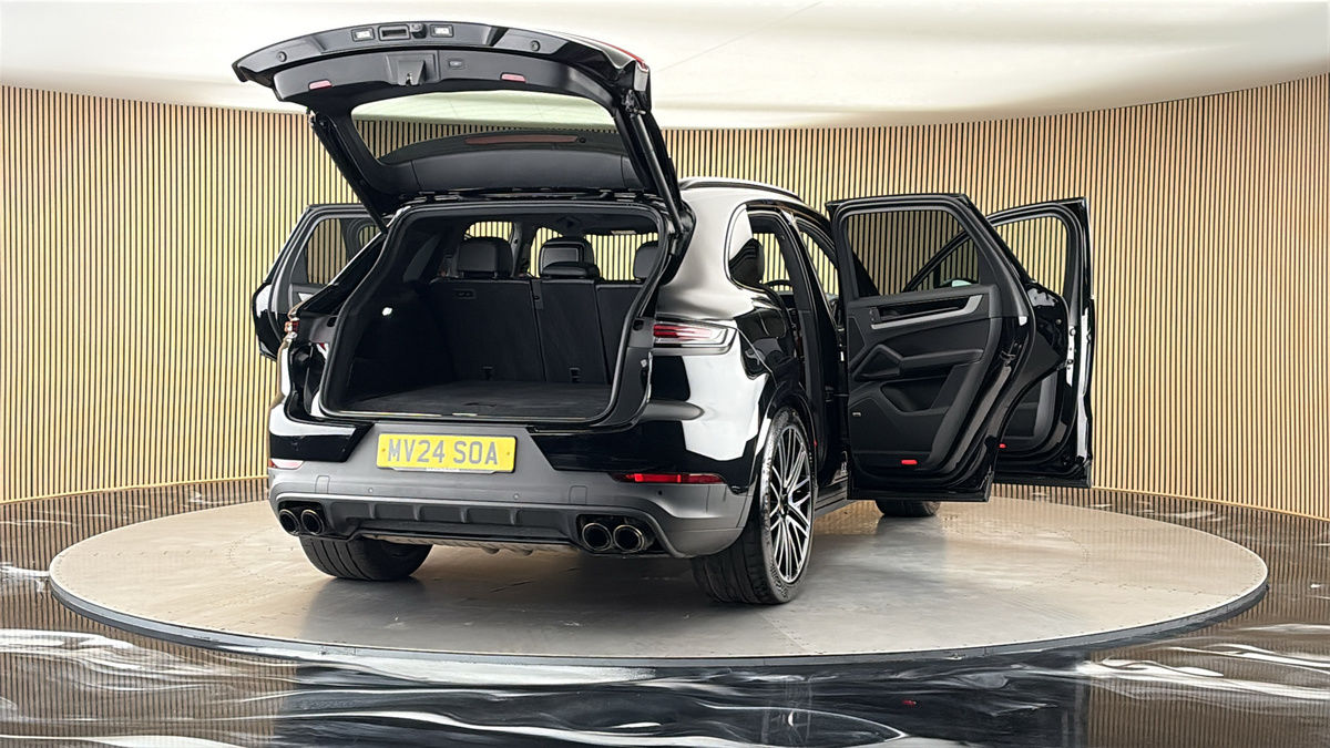 More views of Porsche Cayenne