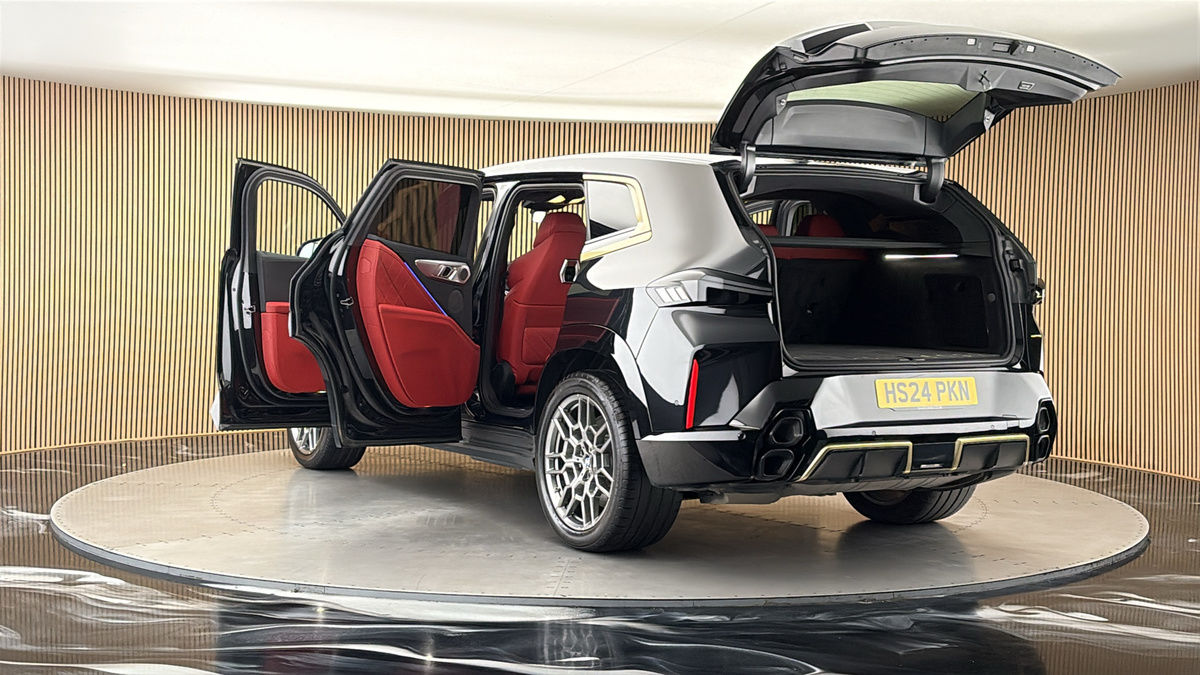 BMW XM Image 23