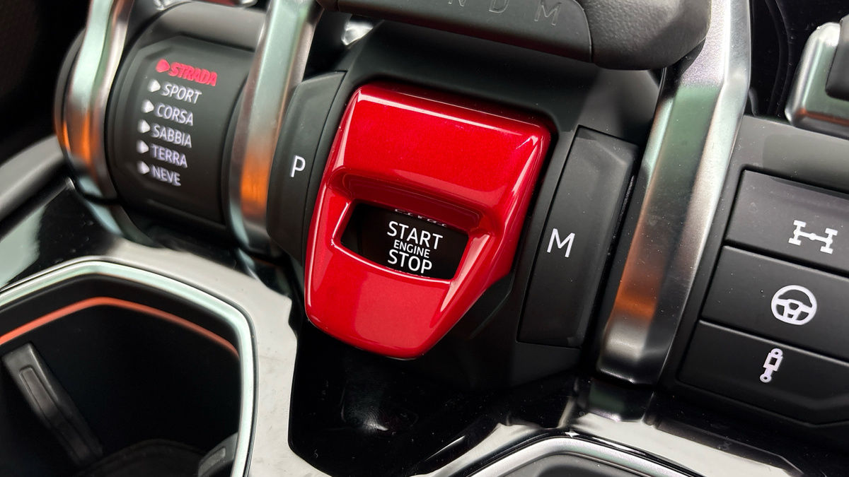 Lamborghini Urus Image 27