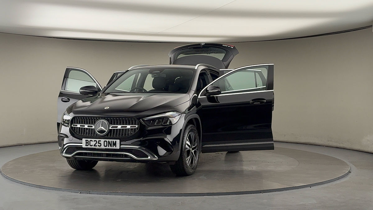 More views of Mercedes-Benz GLA