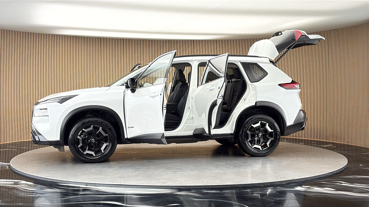 More views of Nissan X-Trail