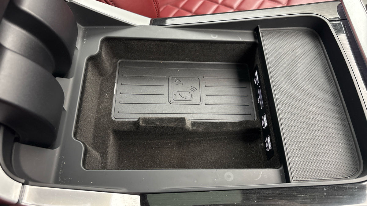 Audi SQ8 Image 32