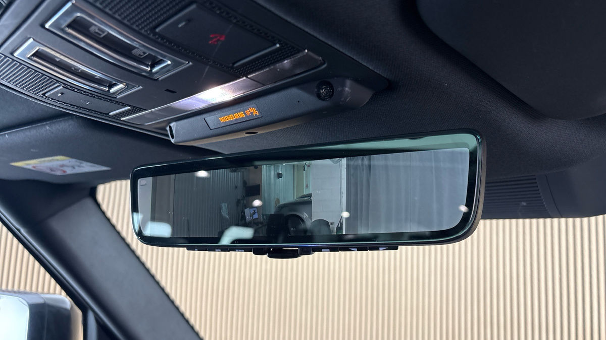 Land Rover Defender 130 Urban Image 34