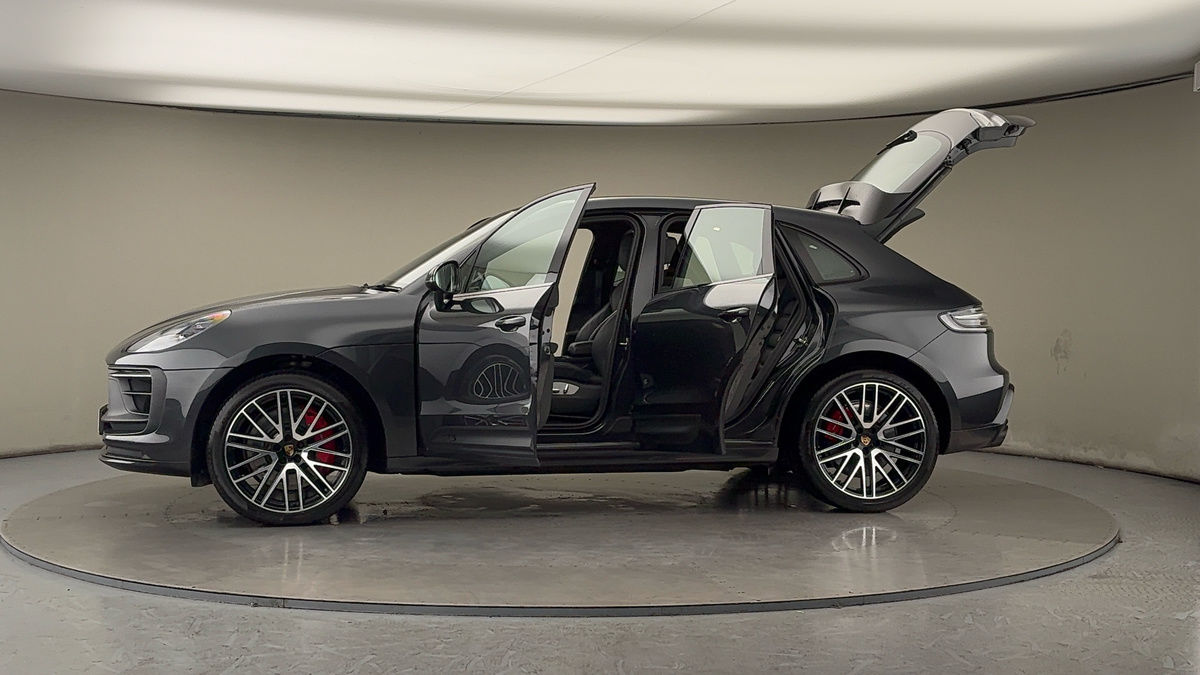 More views of Porsche Macan