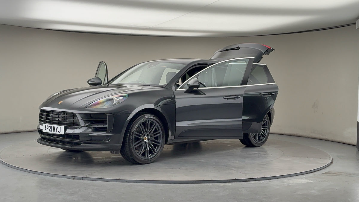 Porsche Macan Image 22