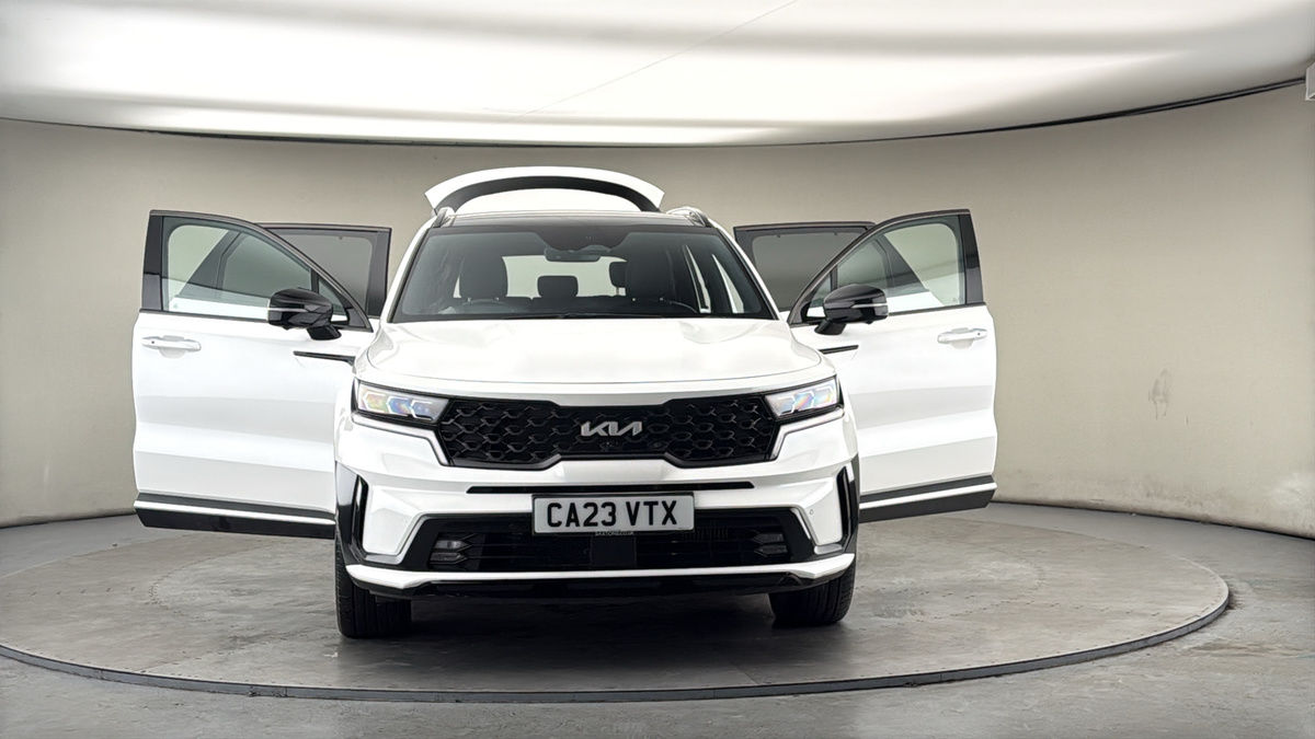 More views of Kia Sorento