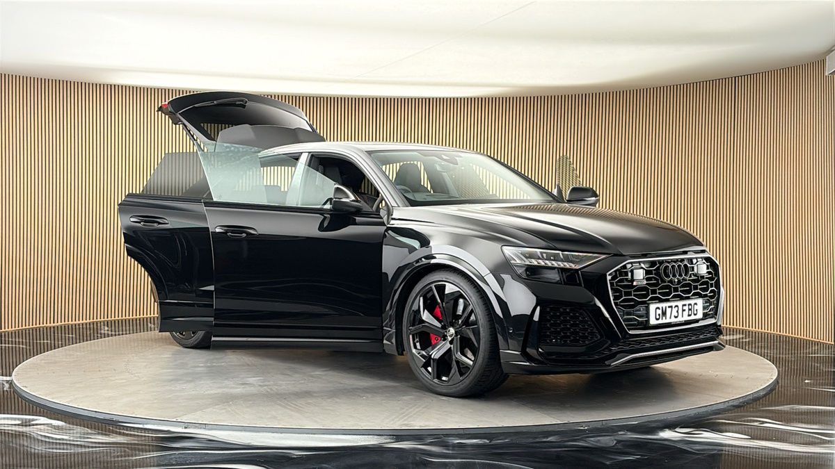 More views of Audi RSQ8
