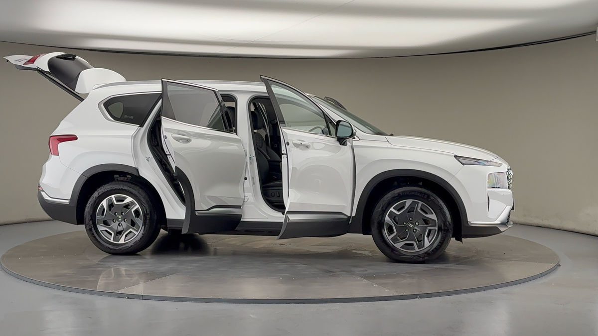 More views of Hyundai Santa Fe