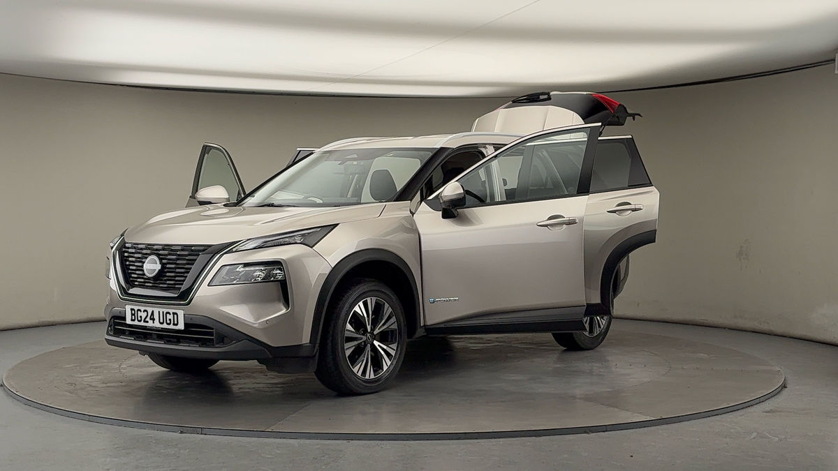 More views of Nissan X-Trail