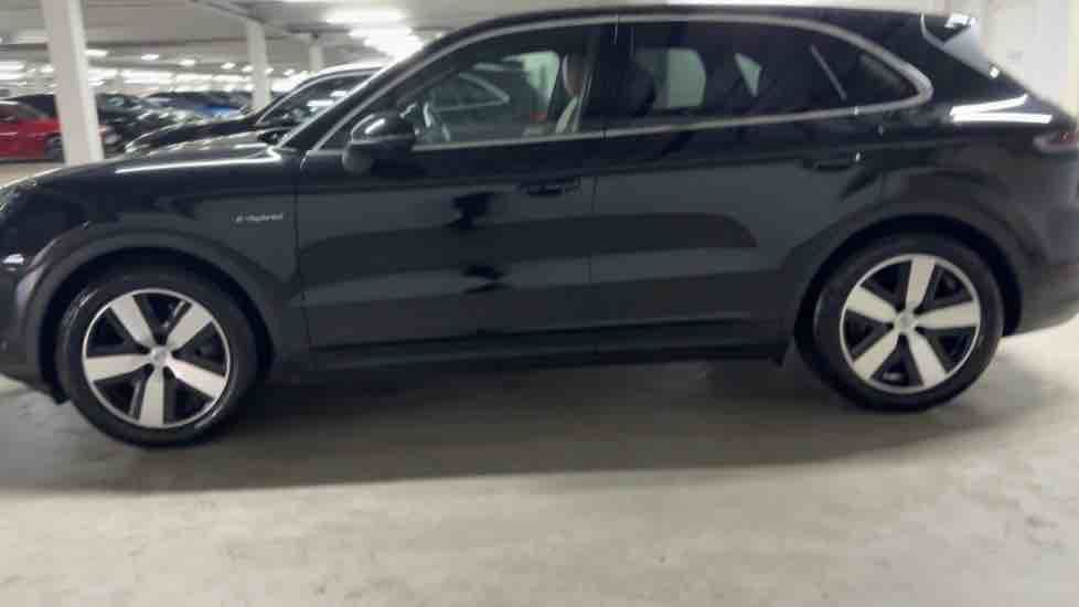 More views of Porsche Cayenne