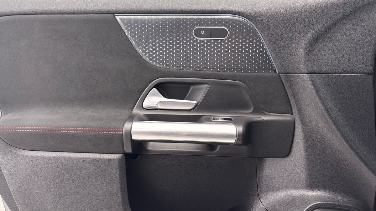 Mercedes-Benz EQA Image 20