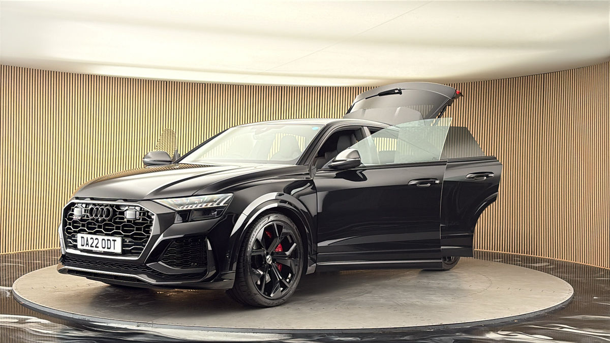 More views of Audi RSQ8