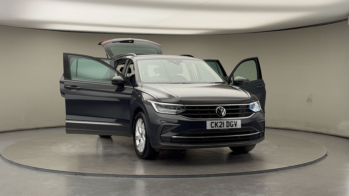 More views of Volkswagen Tiguan