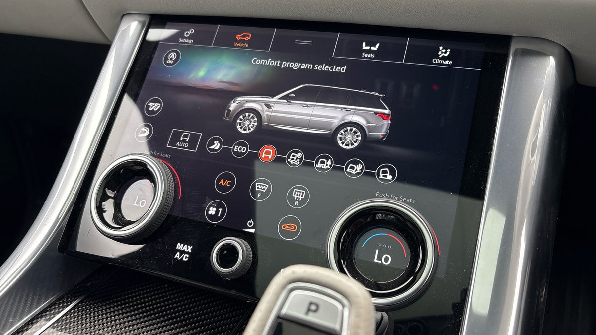 Land Rover Range Rover Sport Image 25