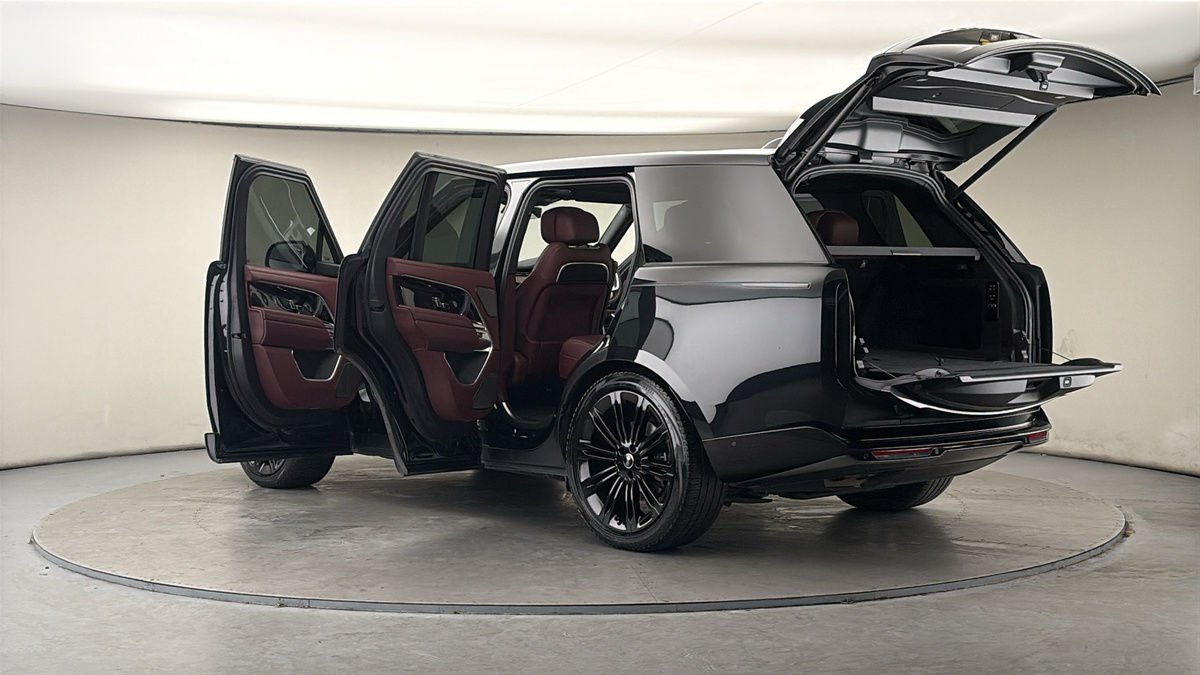 More views of Land Rover Range Rover