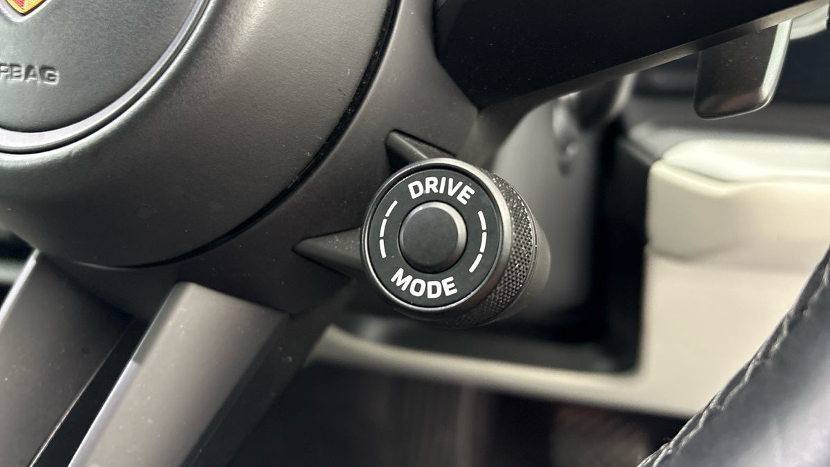 Porsche Cayenne Image 29
