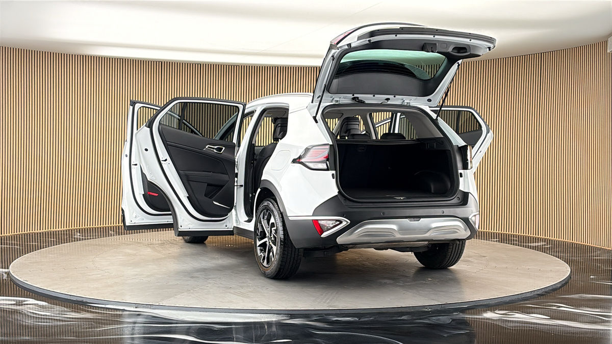 More views of Kia Sportage