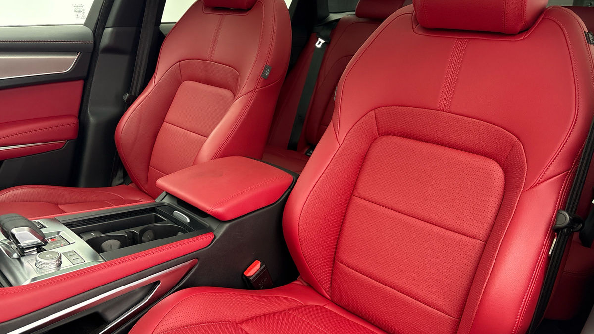 Jaguar F-PACE Image 7