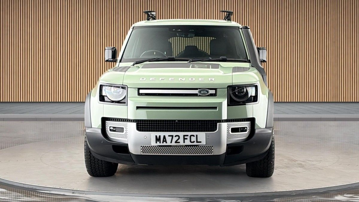 Land Rover Defender 110 Image 3