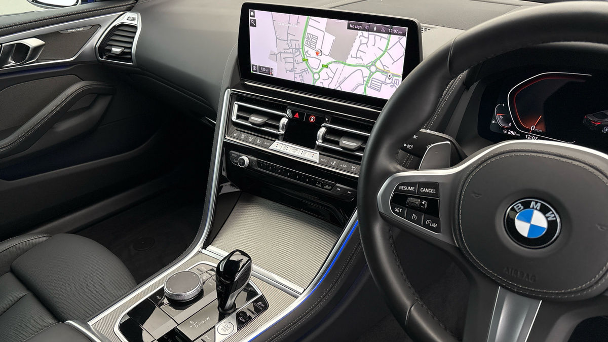 BMW 8 Series Image 18