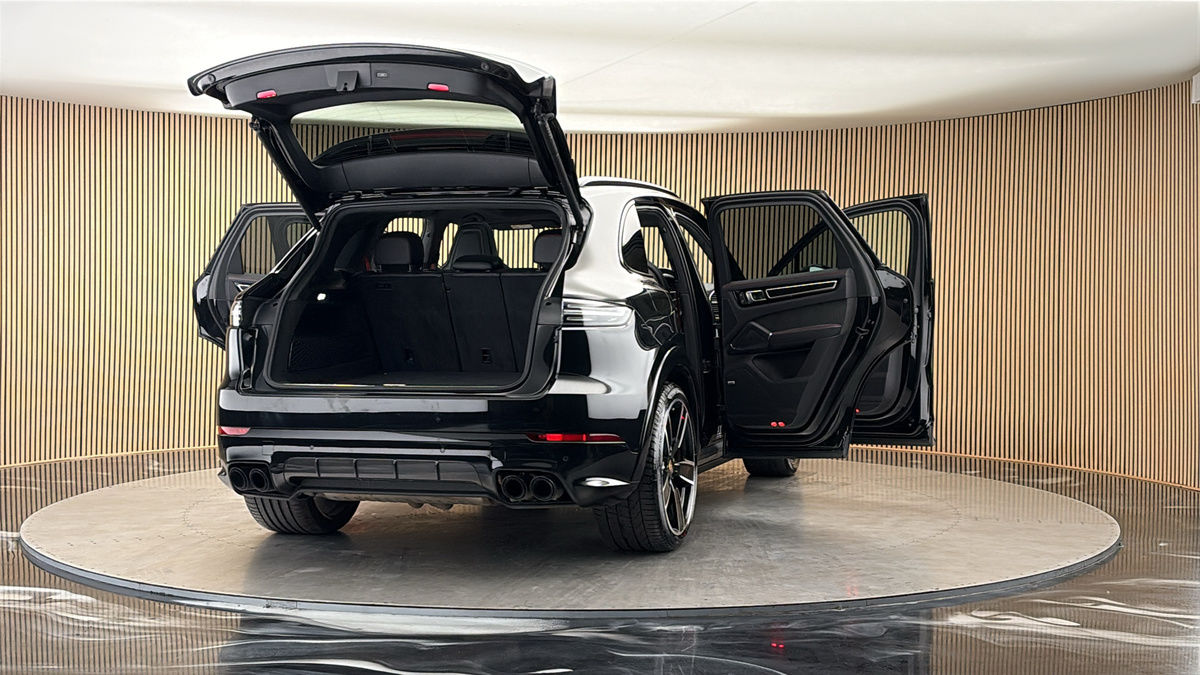 More views of Porsche Cayenne