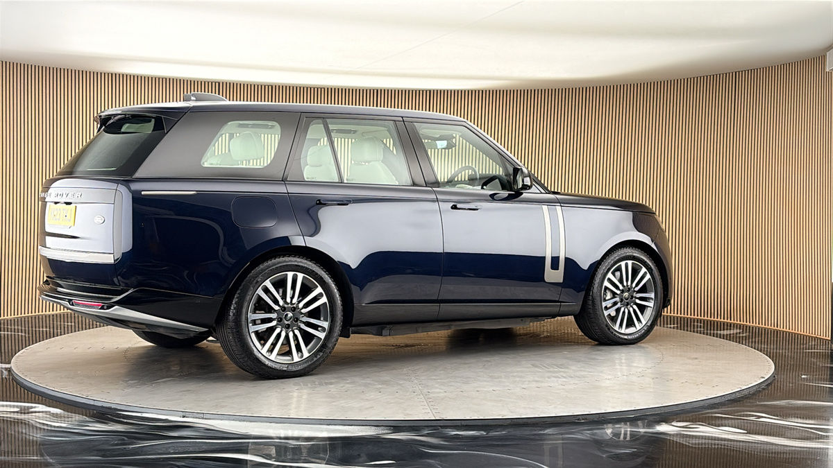 More views of Land Rover Range Rover