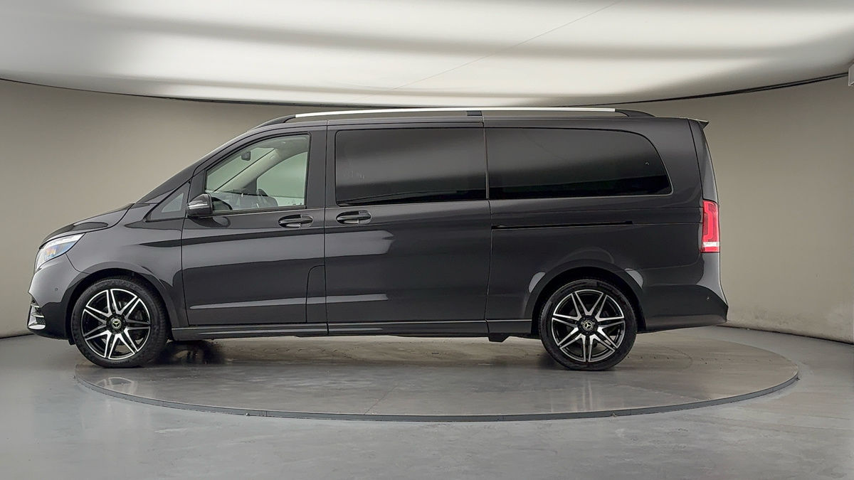 Mercedes-Benz V Class Image 21