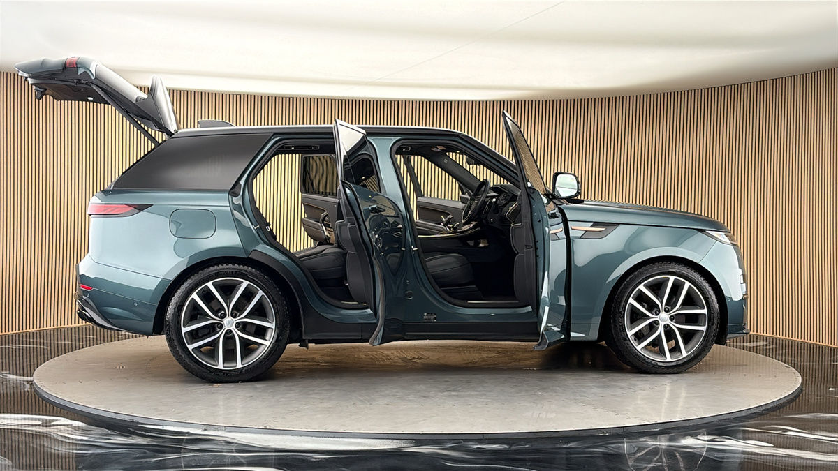 More views of Land Rover Range Rover Sport