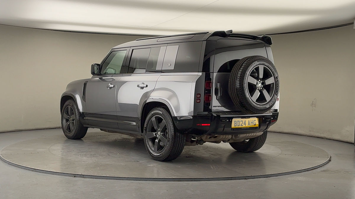 Land Rover Defender 110 Image 2